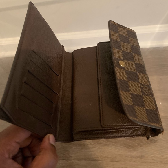 Louis Vuitton wallet (free shipping) - Picture 3 of 3